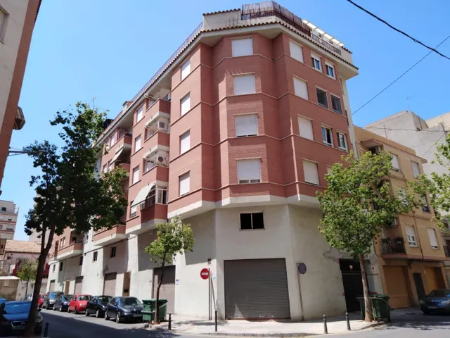 Local en calle pintor ribera, castellon de la plana