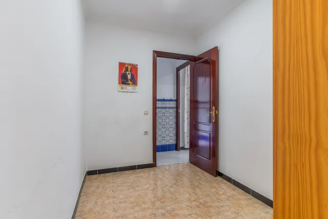 CASA DE DOS PLANTAS EN VENTA — 18