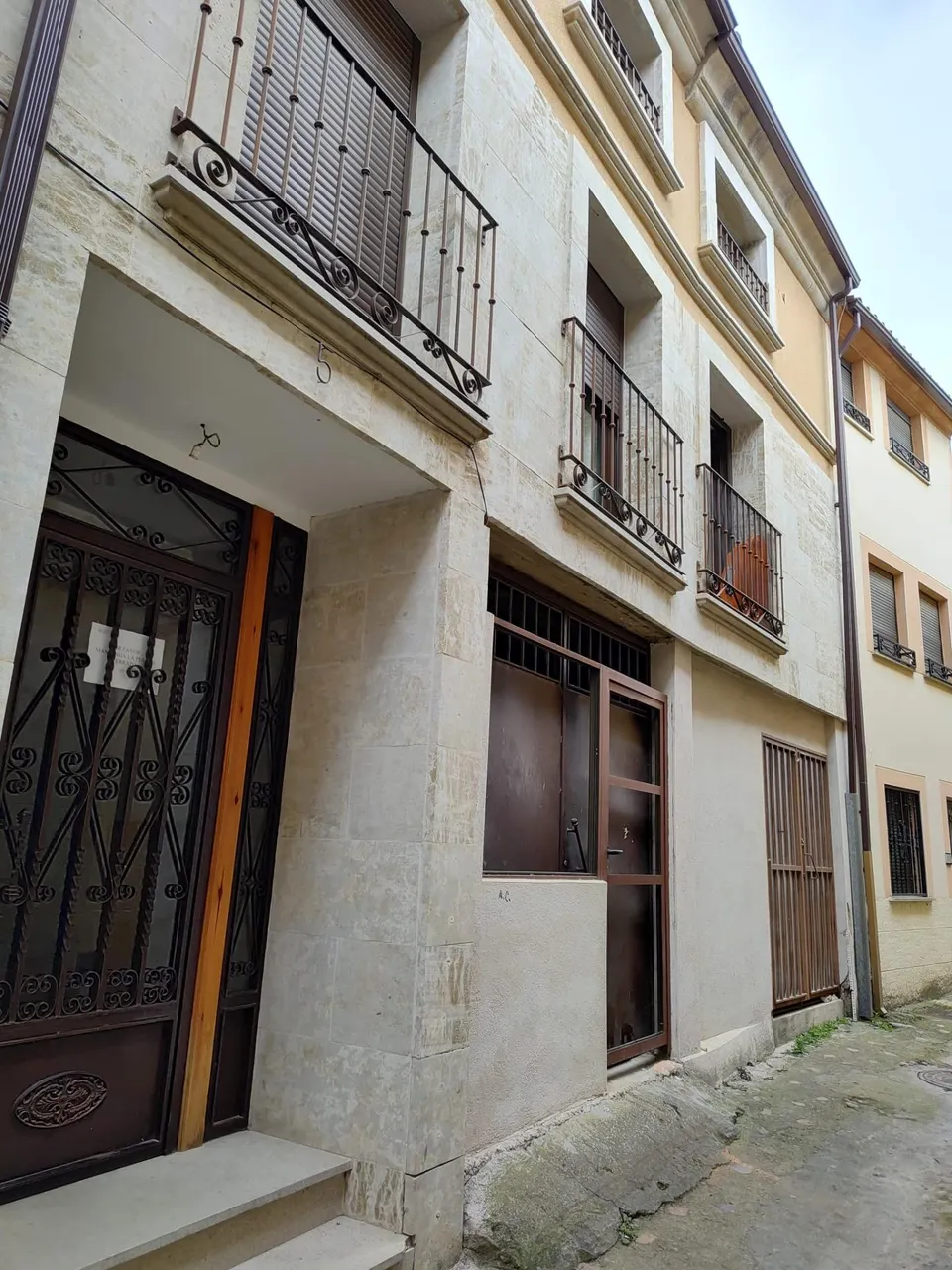 Urbis te ofrece un local en venta en Ciudad Rodrigo, Salamanca.