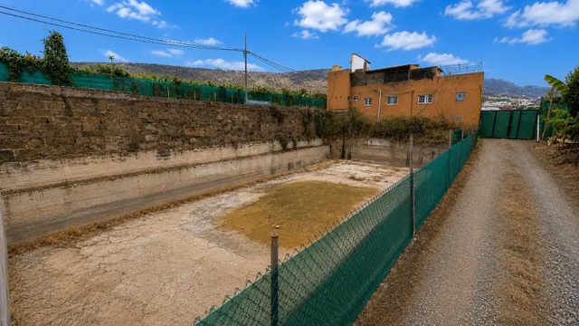 SOLAR URBANO EN GÁLDAR - LAS PALMAS