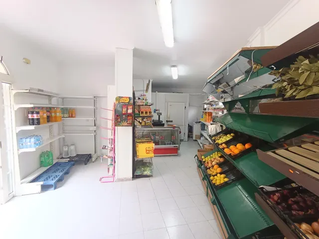 ++Local Comercial en Venta en Barrio de San Roque - Excelente Oportunidad de Inversión++ — 3