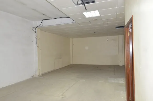 Urbis te ofrece un local comercial en zona San Cristóbal, Salamanca. — 7