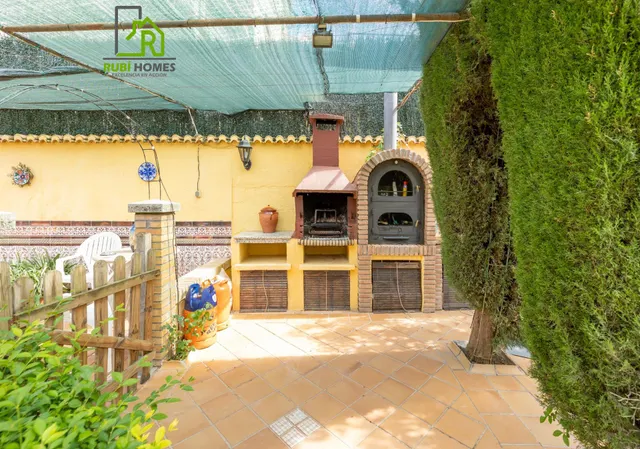 Espectacular chalet independiente con piscina en Alfacar — 9