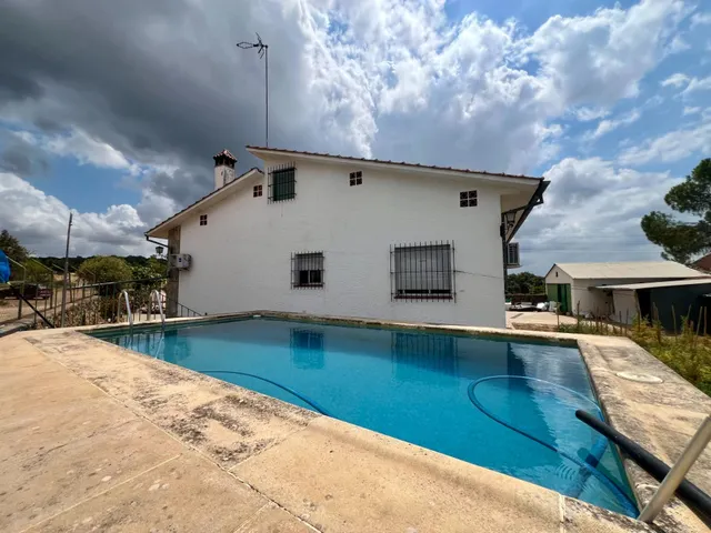 FINCA CON PISCINA, HUERTO, POZO Y VIVIENDA DE 3 PLANTAS — 25