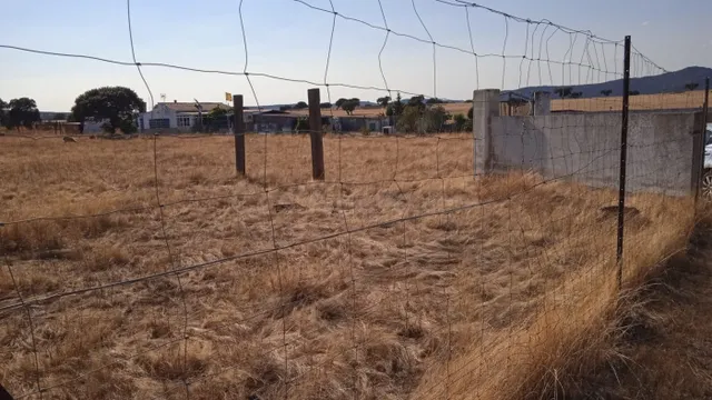 Parcela de 3000 m2 Ctra de Badajoz 20 minutos de Cáceres