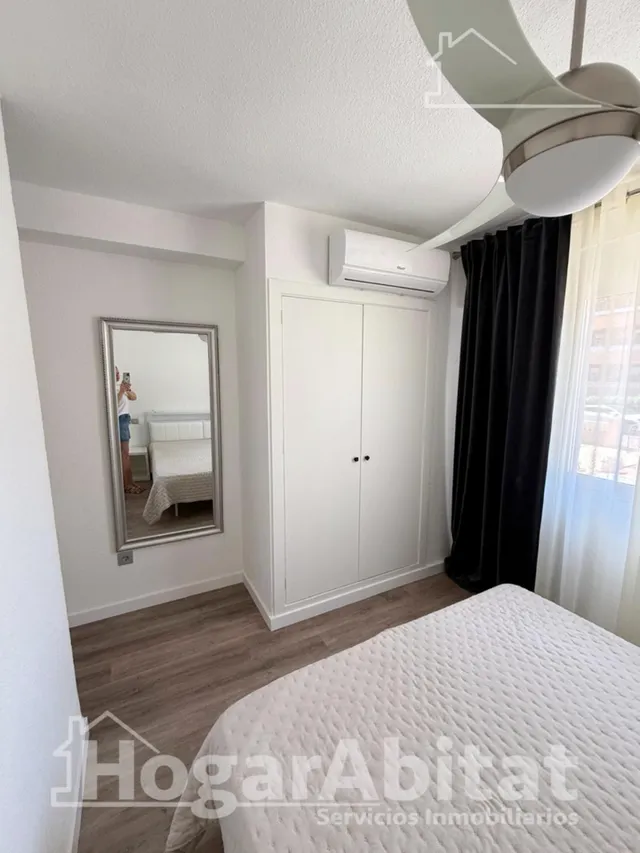 Disfruta del sol y la brisa del mar en este piso reformado con piscina, terraza y parking junto a la playa — 18