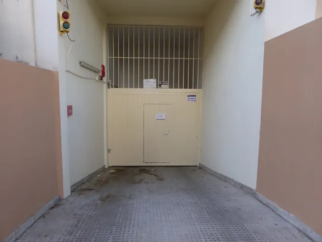 Plazas de aparcamiento en Ciudad Jardin. — 2