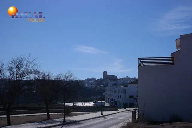 Inmejorable terreno con 2 frentes para la casa de tus sueños. — 4