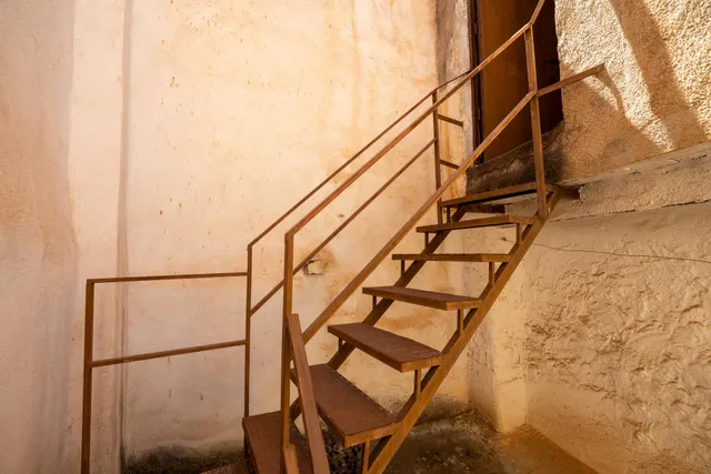 Casa para reformar en el centro de Lanjarón con gran potencial de inversión — 44