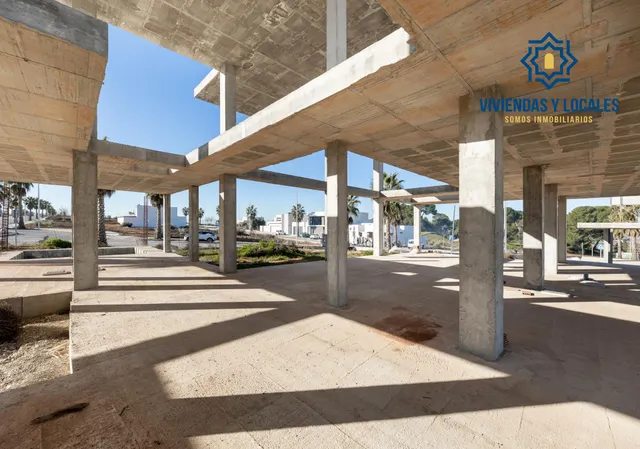 SOLAR EXCLUSIVO CON ESTRUCTURA EN LA NATIVA — 26