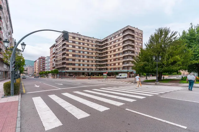 Piso en Hermanos Menendez Pidal — 40