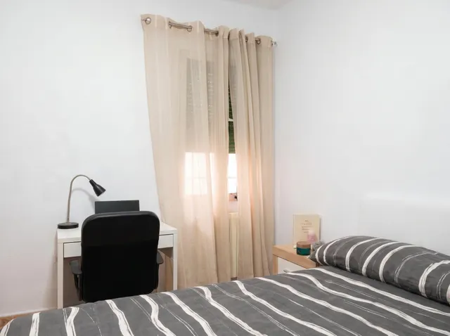 Vivienda de dos dormitorios para reformar en Carabanchel. — 8
