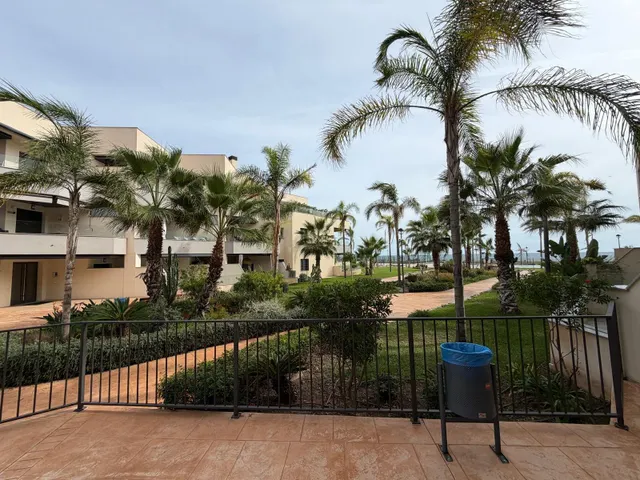 Piso en planta baja en Valle Niza, a un paso del mar. — 27