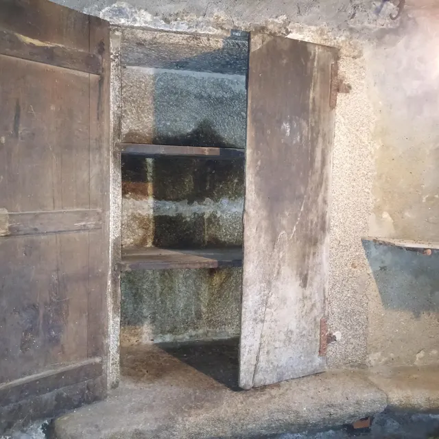 CASA EN VENTA PARA RESTAURAR — 11