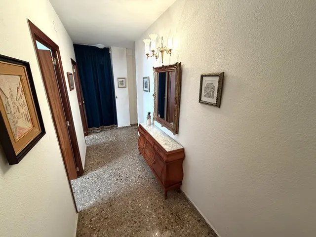 Vivienda de cuatro dormitorios en el centro de Alicante — 28