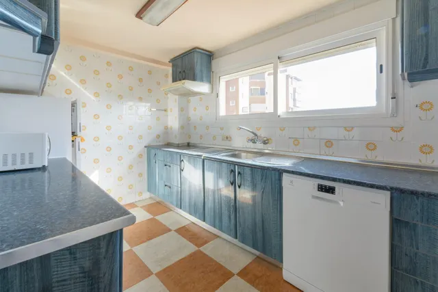 Amplio Apartamento en Playa de Gandia con Vistas al Mar — 15