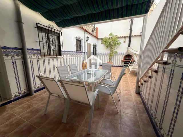Espectacular casa pareada reformada en san vicente del raspeig: 142m2, 5 dormitorios, patio y terraza con solárium — 34