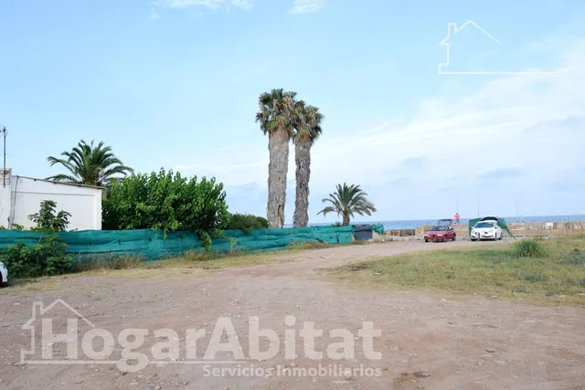 TERRENO URBANO EN PRIMERA LÍNEA JUNTO AL MAR — 8