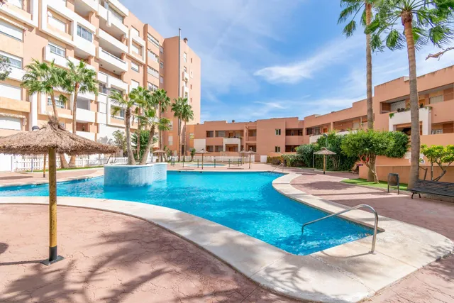 Piso con garaje y trastero en avda. mediterráneo — 11
