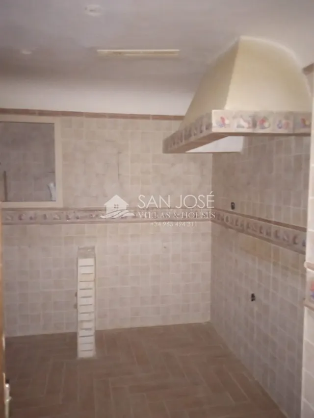VENTA DE CASA EN UNA BONITA ZONA DE CREVILLENTE — 4