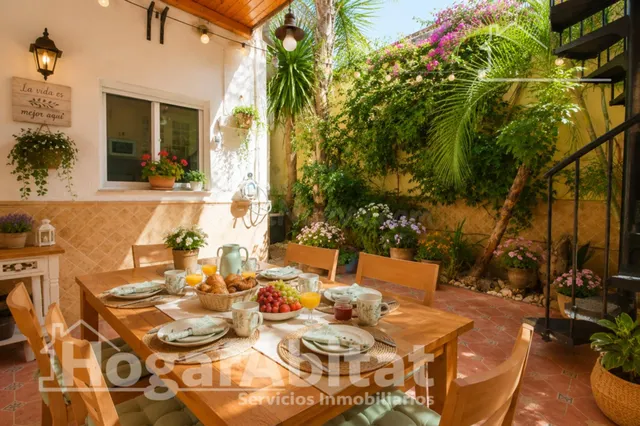 PRECIOSA CASA REFORMADA CON TERRAZA Y ESTILO VINTAGE JUNTO A