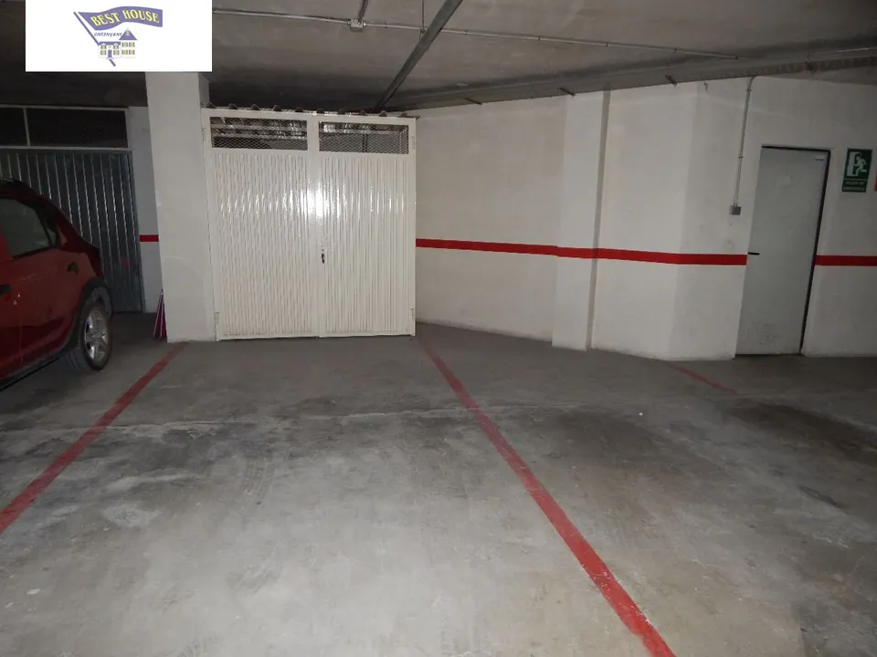 SE VENDE PLAZA DE GARAJE AMPLIA CON TRASTERO EN SAN JOSE!!!