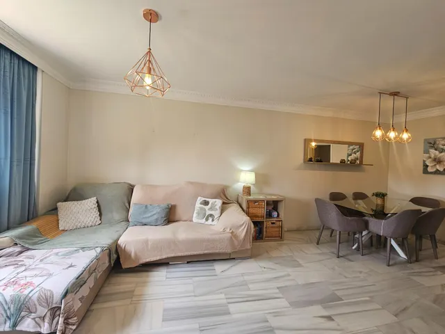 Piso familiar con Garaje, Trastero y Piscina en El Pinillo, a 800 Metros del Mediterráneo — 16