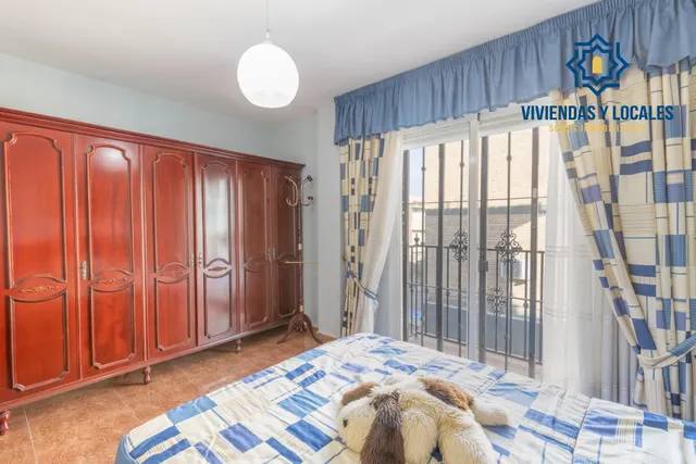 Casa independiente a 5 minutos de Granada en buen estado para entrar a vivir — 33