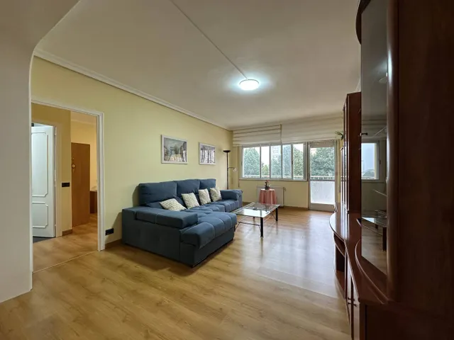 Amplio piso de 4 habitaciones con terraza y garaje en Rúa Erin (Zona Sur) — 10