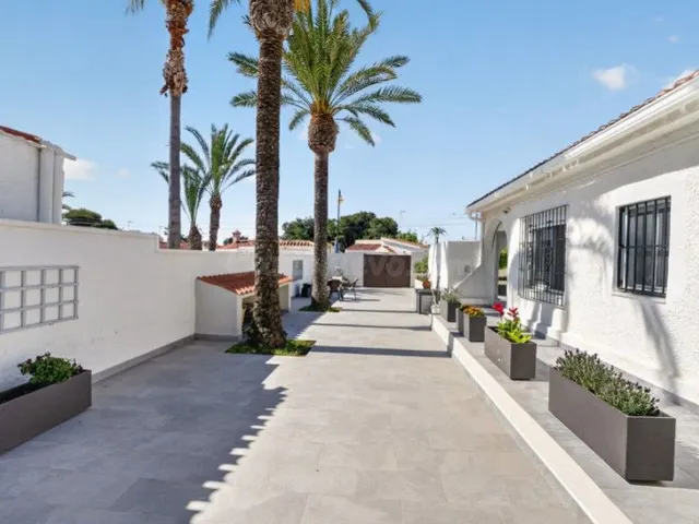 Villa 3 habitaciones en venta - Nueva Torrevieja — 4