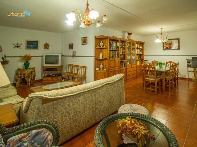 CHALET INDEPENDIENTE JUNTO AL VIEJO VIVERO EN BADAJOZ — 33