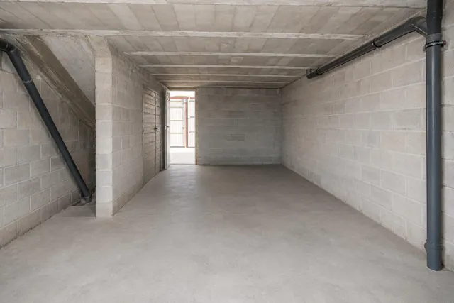 ESPECTACULAR ADOSADO TOTALMENTE REFORMADO COMO OBRA NUEVA — 35