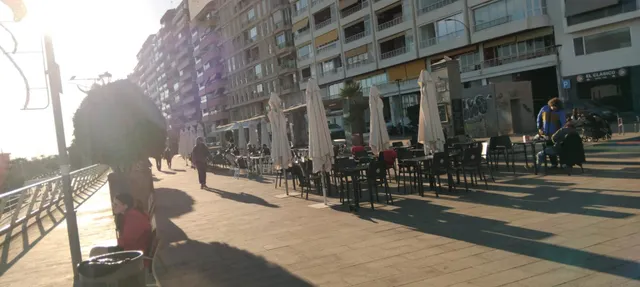 Junto a la Playa del Postiguet: Local Comercial y Vivienda en Primera Línea — 4