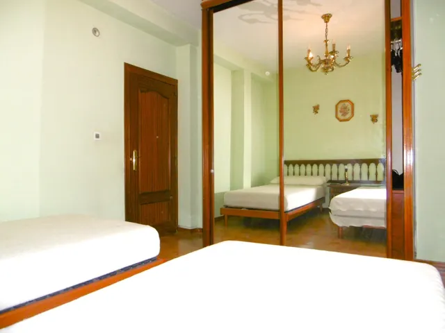 VIVIENDA DE 2 DORMITORIOS Y TERRAZA FRENTE A PLAZA DE TOROS — 9