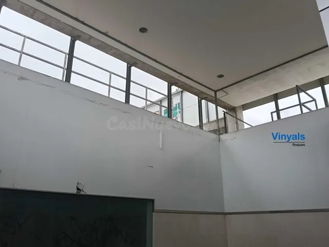 Con muelle de carga y buena comunicación! - foto 5