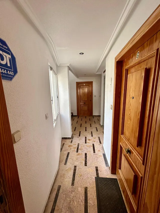 ¡Oportunidad Única! Ático para Reformar en el Centro de Torrevieja con Vistas Despejadas. — 22