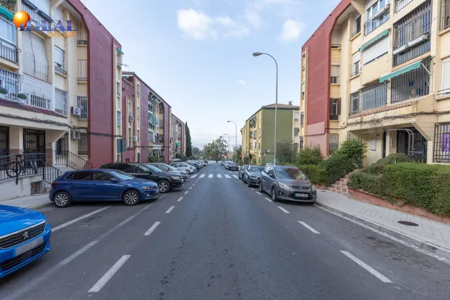 Piso ideal para inversión con alta rentabilidad junto a facultades de  Cartuja en Granada — 35