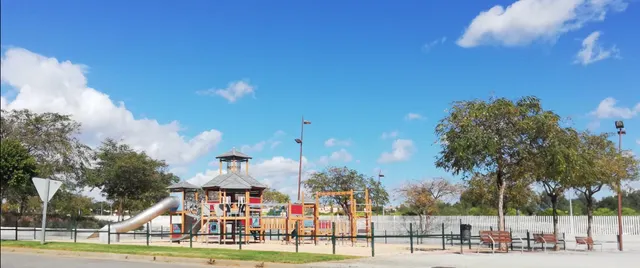 Parcelas Urbanas en La Mejor zona de Entrenúcleos — 7