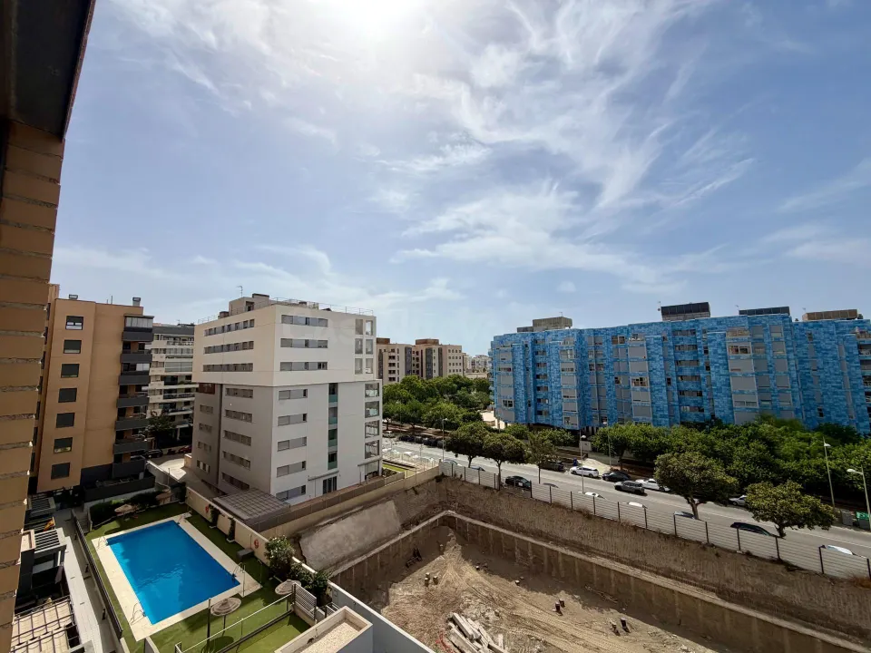 Exclusivo apartamento con piscina, gimnasio, sauna, garaje y trastero en Vega de Acá