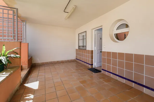 Magnífico adosado con apartamento independiente en Bola de Oro, Granada — 47