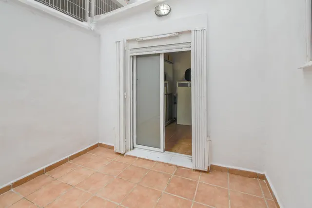 BAJO CON DISTRIBUCIÓN DE VIVIENDA Y PATIO EN GRAU DE VALENCIA — 19