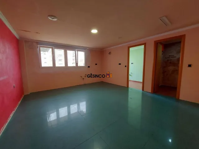PISO EN TERCERA PLANTA EN BUEN ESTADO. CENTRO!! — 7