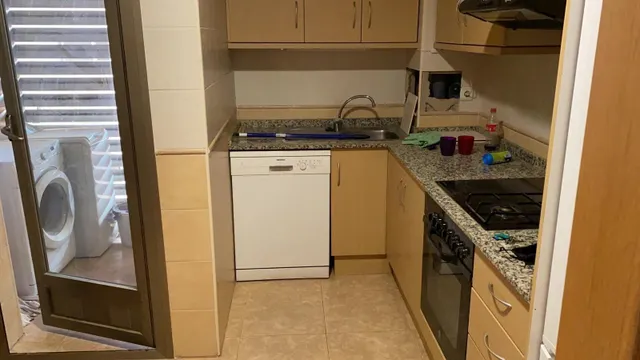 ¡Amplio y Luminoso Piso en Pueblo de San Juan! — 9