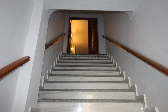 Estupenda casa de tres alturas para entrar a vivir. - foto 5