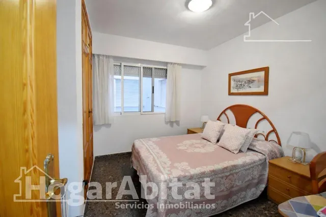 Confort y vistas al mar en este espacioso piso con balcón, gran garaje y trastero junto a la playa — 7