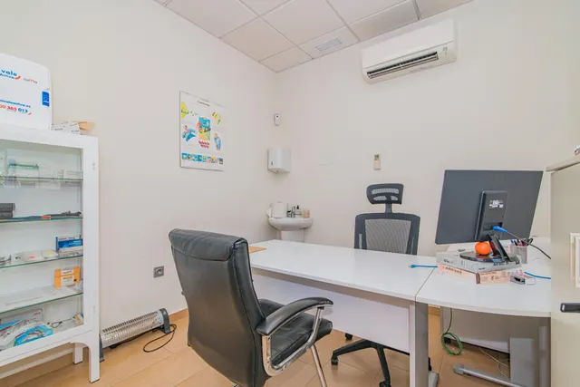 OPORTUNIDAD LOCAL COMERCIAL EN RENTABILIDAD EN EL BARRIO ALBAYDA — 7