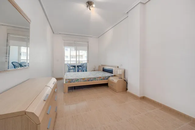 Venta de amplio apartamento seminuevo Ed.Torreaguas Torrevieja — 17