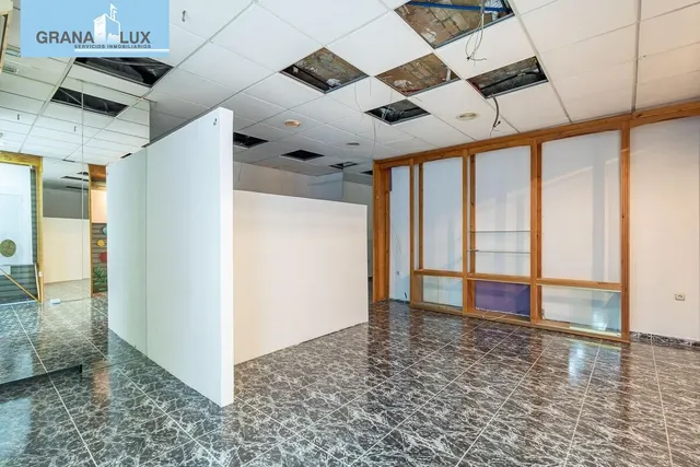 Local comercial en Pajaritos. — 20