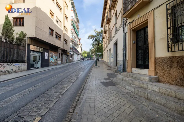 SE VENDE TERRENO URBANO PLURIFAMILIAR ZONA REAL DE CARTUJA Y JARDINES DEL TRIUNFO — 26
