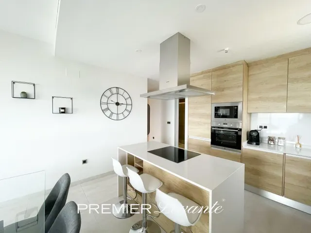 ESPECTACULAR PISO EN BENIDORM — 18